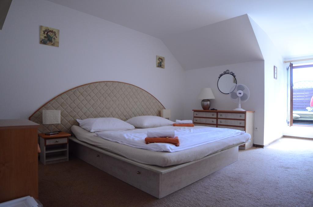 Hotel Le Cafe Pohořelice Εξωτερικό φωτογραφία