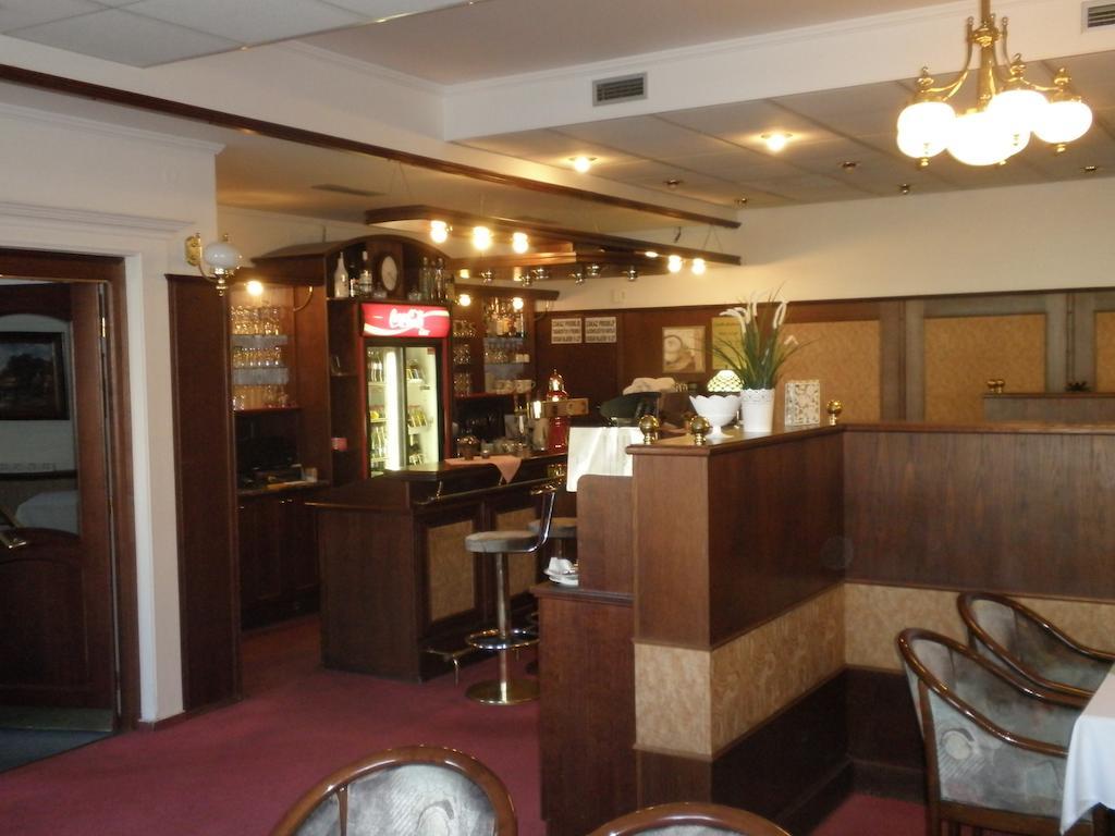Hotel Le Cafe Pohořelice Εξωτερικό φωτογραφία