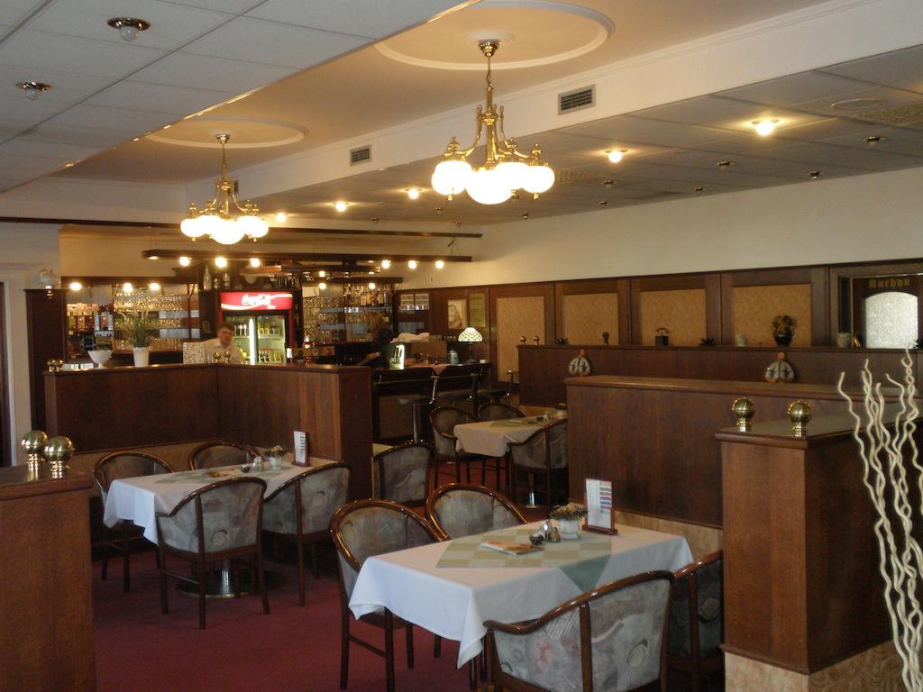 Hotel Le Cafe Pohořelice Εξωτερικό φωτογραφία