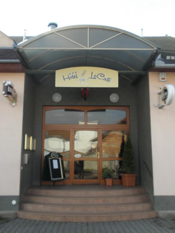 Hotel Le Cafe Pohořelice Εξωτερικό φωτογραφία