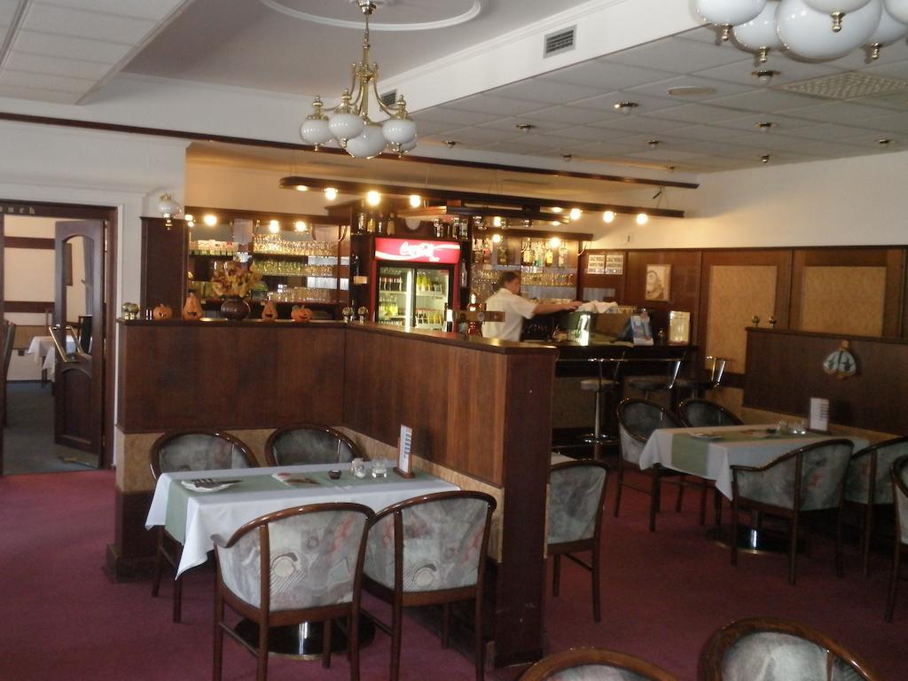 Hotel Le Cafe Pohořelice Εξωτερικό φωτογραφία