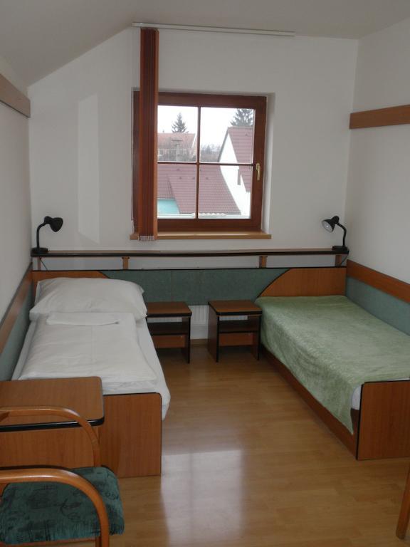 Hotel Le Cafe Pohořelice Δωμάτιο φωτογραφία
